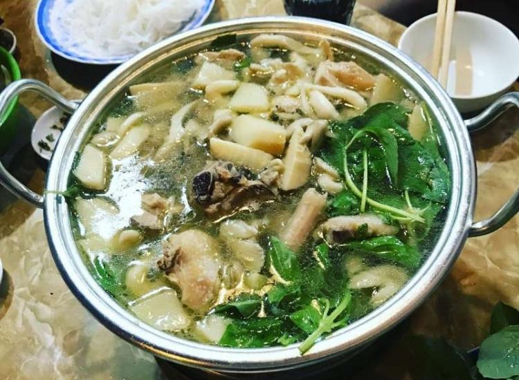 Gợi ý các quán lẩu gà lá é cực ngon