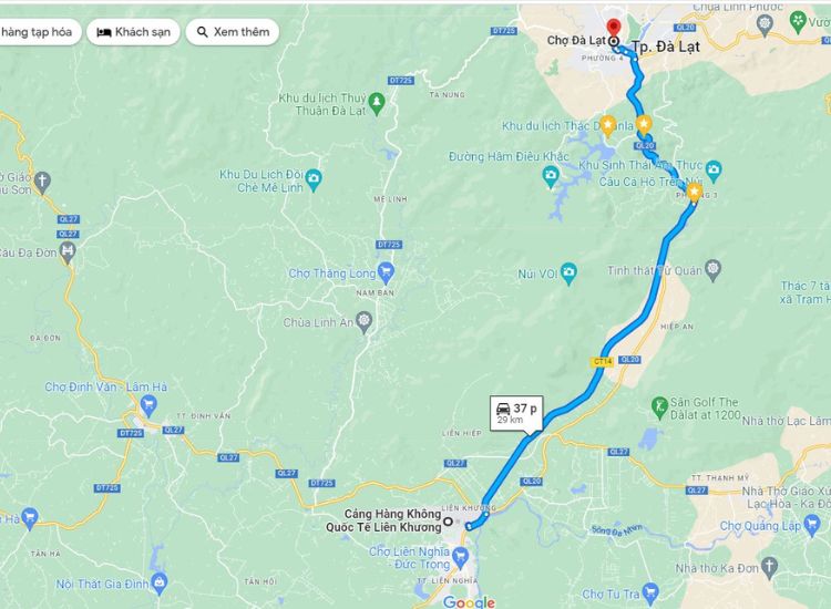 khoảng cách từ sân bay về trung tâm Đà Lạt khoảng 30km
