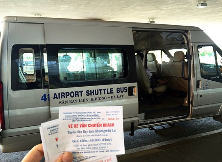 Đi xe bus sân bay, bất tiện là chờ hơi lâu