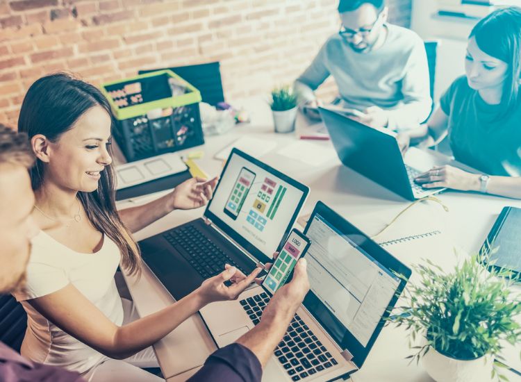 Thời đại công nghệ, các doanh nghiệp cần phải có website để quảng bá thương hiệu